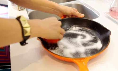 Cleaning granite cookware with salt